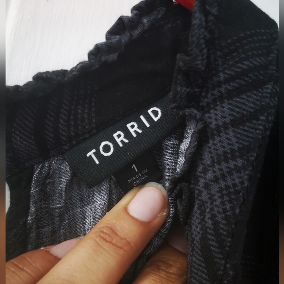 Torrid plaid top tunic - Picture 3 of 4